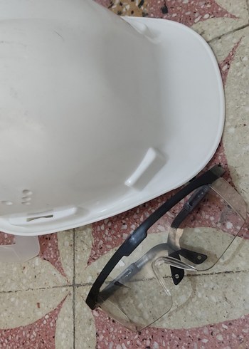 Diger Beyaz Motosiklet Kaskı inşaat kaketi ve gözlük - Görsel 3