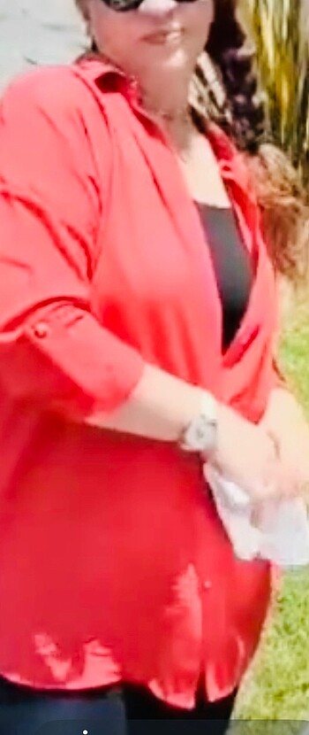 Zara Kadın 40 42 giyer kırmızı gömlek