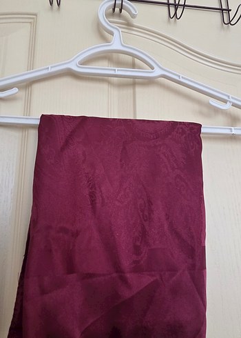 Bordo Dökümlü Kadın Şal - Görsel 3