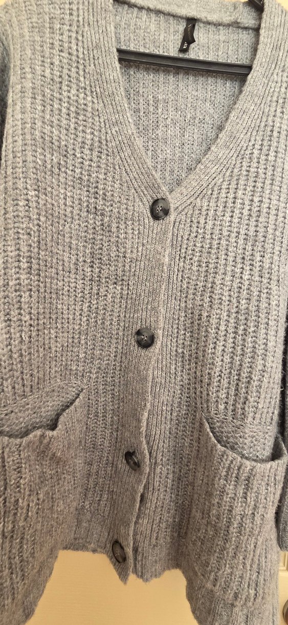 Gri Örgü Hırka - Görsel 3