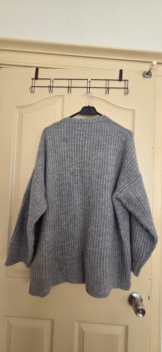 Gri Örgü Hırka - Görsel 4