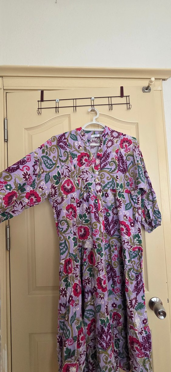 Mor Düğmeli Tesettür Elbise - Görsel 2