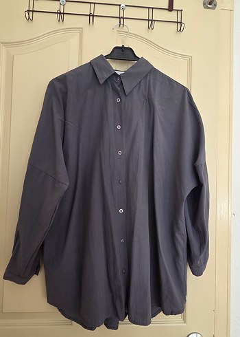 Düğmeli Gri Kadın Gömlek - Görsel 4