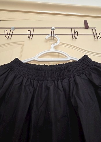 Siyah Uzun Paraşüt Kumaş Etek - Görsel 3