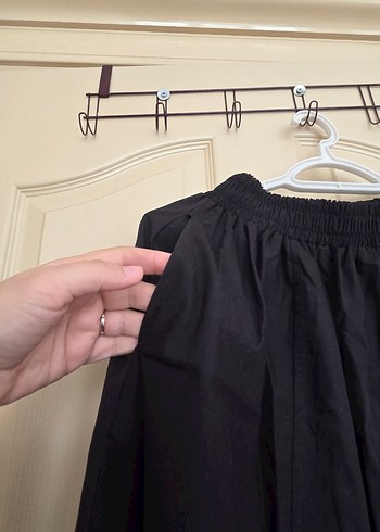 Siyah Uzun Paraşüt Kumaş Etek - Görsel 4