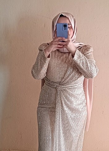 Nişan elbisesi