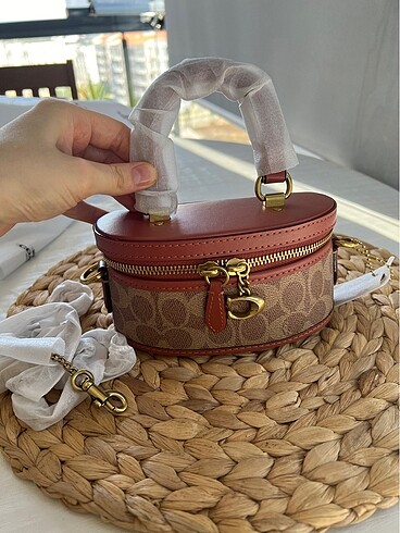 Coach outlet