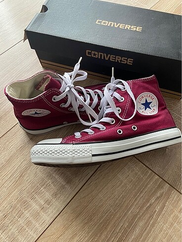 Converse Maroon