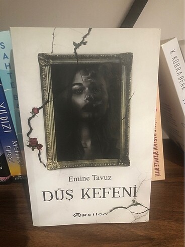 Düş Kefeneni Emina Tavuz