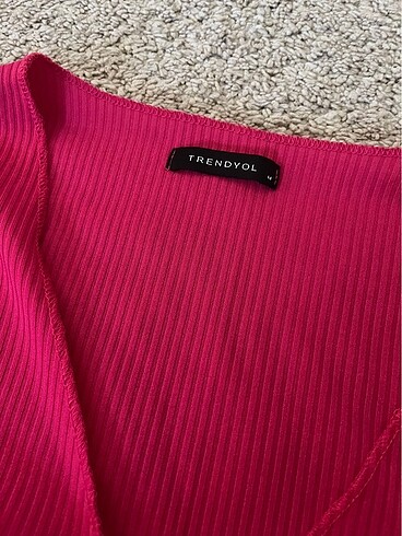 Trendyol & Milla Pembe crop