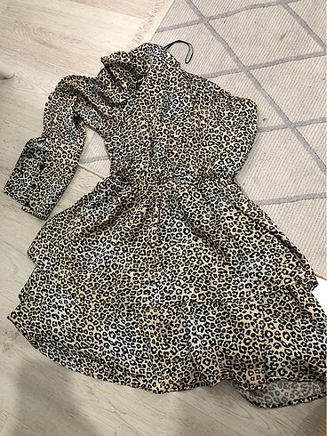 leoparlı elbise