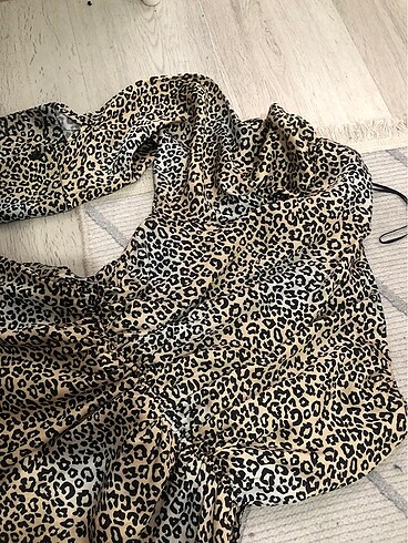 l Beden leoparlı elbise