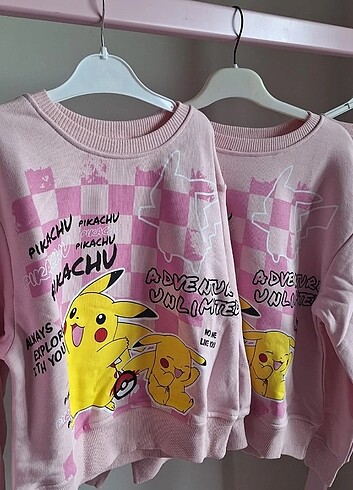 6 Yaş Beden Pikachu desenli sweatshirt