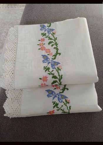 Nakışlı Beyaz kanaviçe yatak eteği - Görsel 2