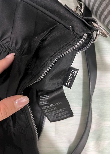  Beden H&M Zincir Detaylı Siyah Gotik Kadın Çanta