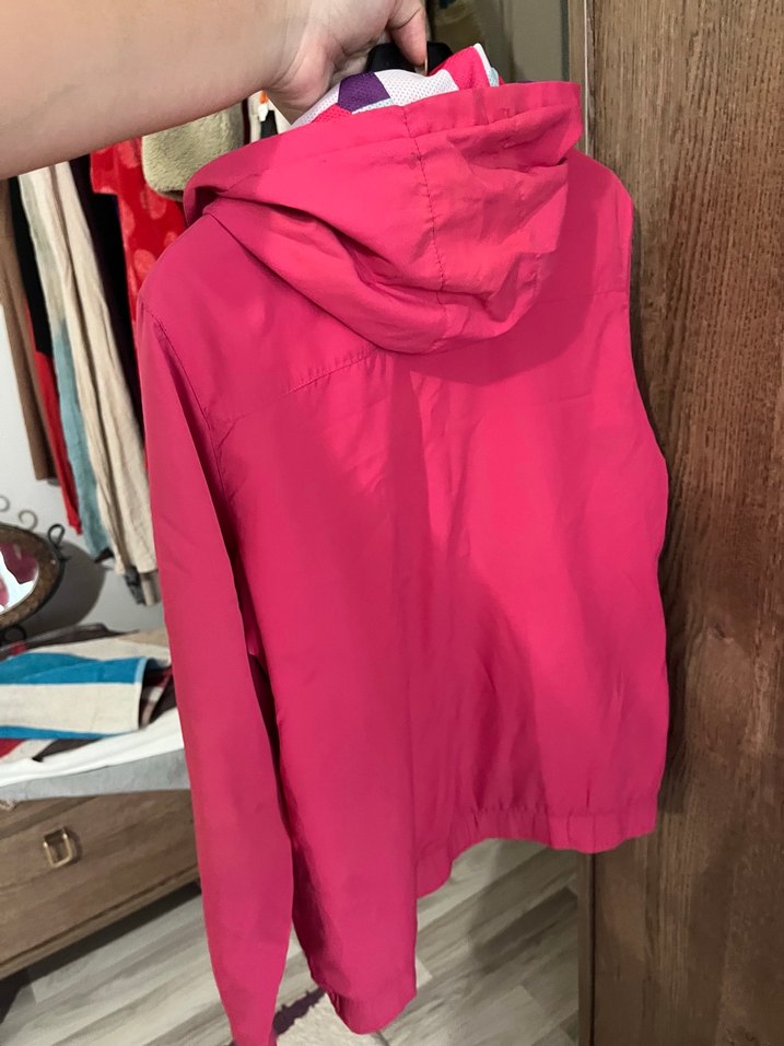 Kapüşonlu Renkli Desenli Pembe Yağmurluk - Görsel 4