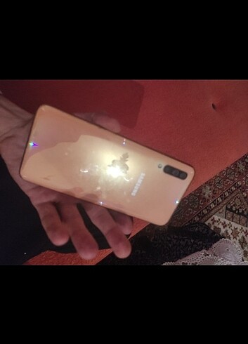 SAMSUNG A70