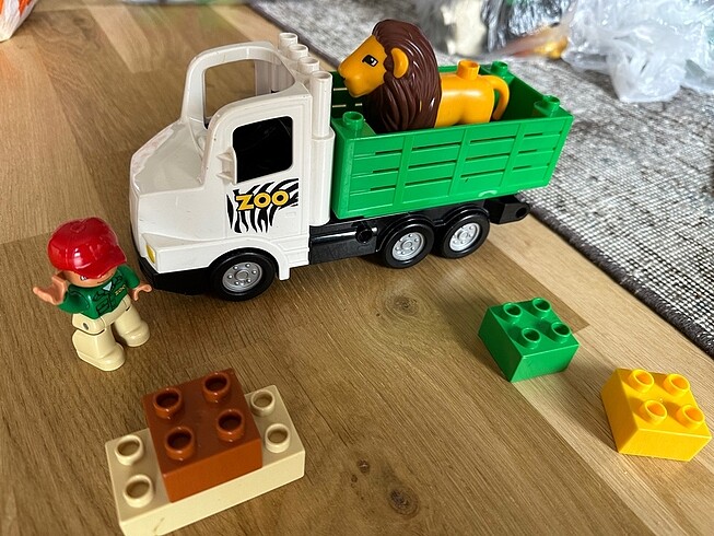 Lego duplo zoo truck