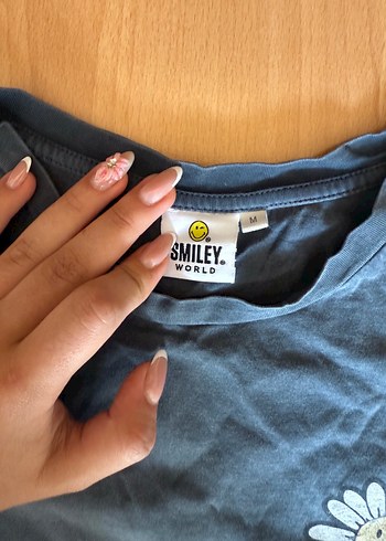m Beden gri Renk smiley world tişört