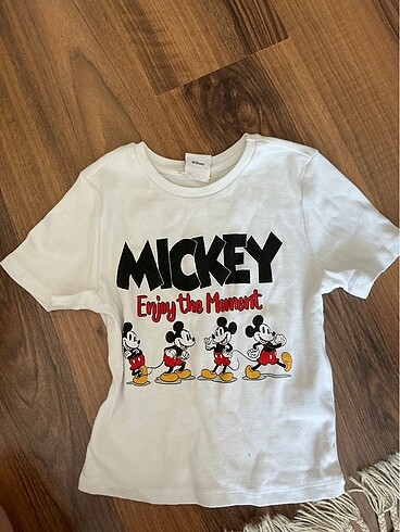 defacto mickey crop