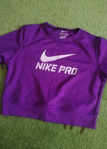 Nike pro crop top 