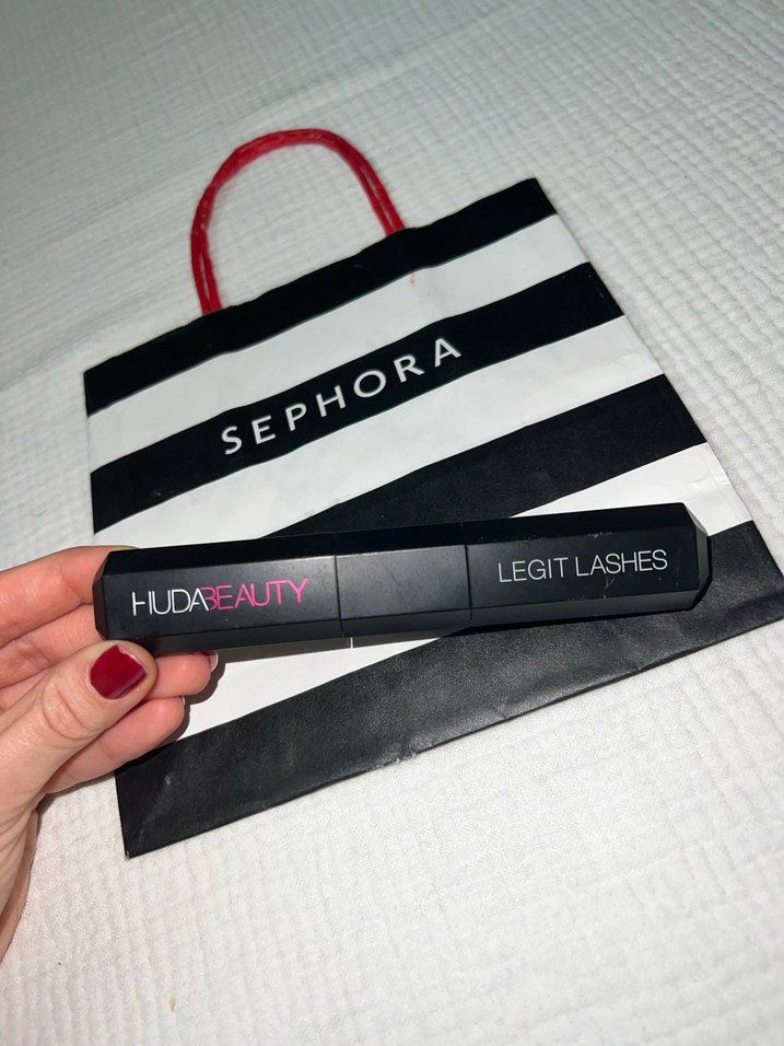 HUDA BEAUTY Çift Taraflı Siyah Maskara - Görsel 3