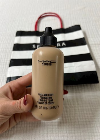 Mac Studio Face And Body Suya Dayanıklı Fondöten - Görsel 2