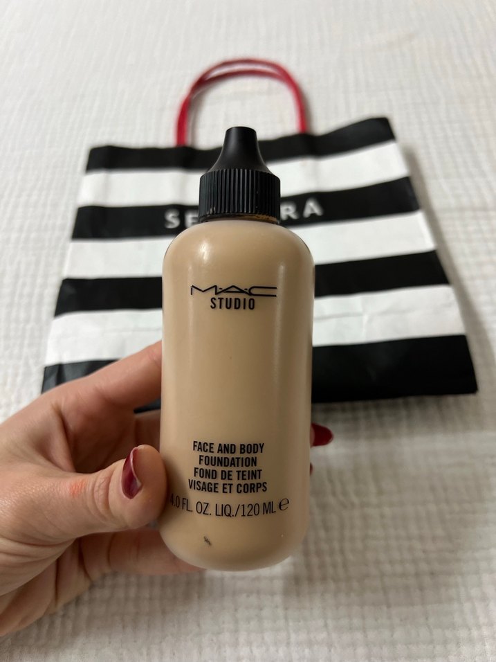 Mac Studio Face And Body Suya Dayanıklı Fondöten - Görsel 2