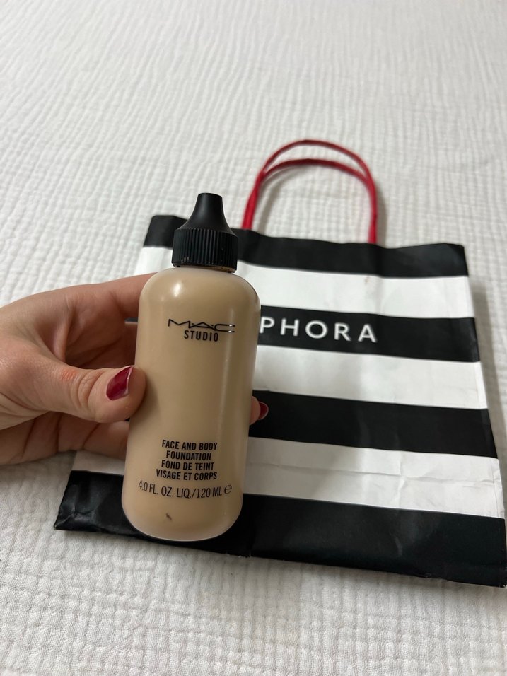 Mac Studio Face And Body Suya Dayanıklı Fondöten - Görsel 3