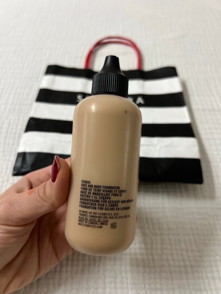 Mac Studio Face And Body Suya Dayanıklı Fondöten - Görsel 5