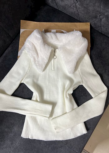 Kadın Beyaz Uzun Kollu Kürklü bluz - Görsel 2