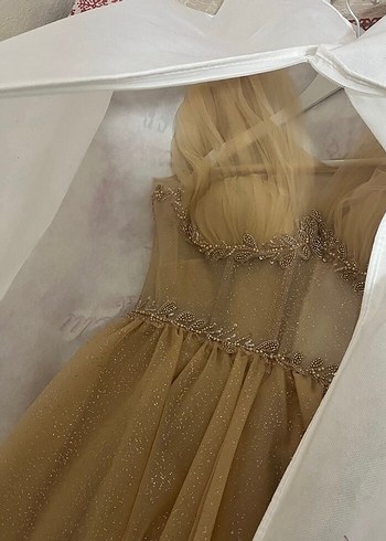 Bej Transparan Uzun Straplez Nişan Elbisesi - Görsel 2