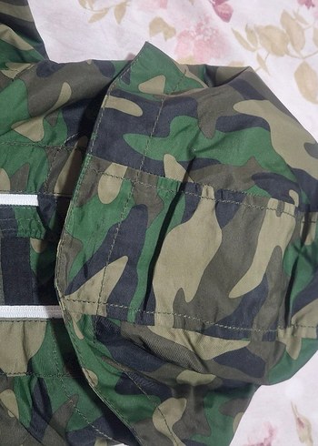 Erkek Çocuk Kamuflaj Kapüşonlu Fermuarlı Ceket - Görsel 4