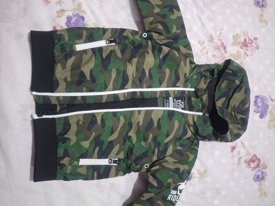 Erkek Çocuk Kamuflaj Kapüşonlu Fermuarlı Ceket - Görsel 2