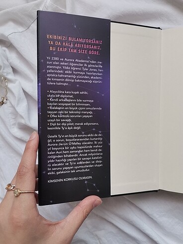 Beden Renk Aurora?nın Dönüşü/Amie Kaufman,Jay Kristoff Pegasus Yayınları