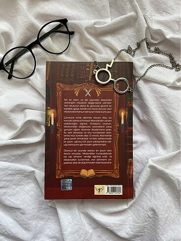  Akarnae/Lynette Noni Artemis Milenyum Yayınları