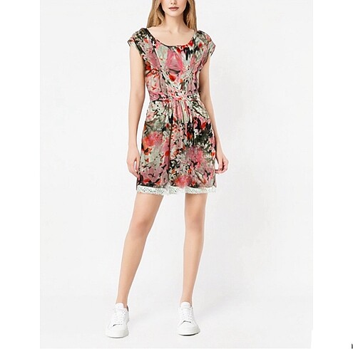 Mango floral desen etek ucu fistolu mini elbise