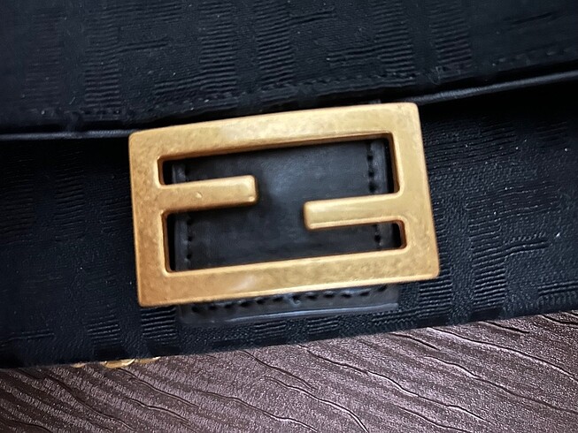 Beden Fendi orjinal kanvas askılı çanta