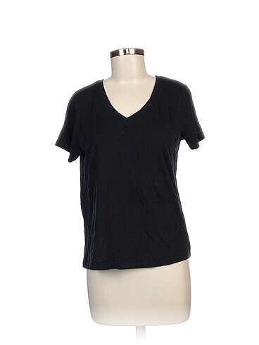 Defacto T-shirt %70 İndirimli.