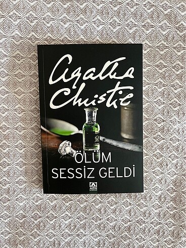 Ölüm Sessiz Geldi - Agatha Christie