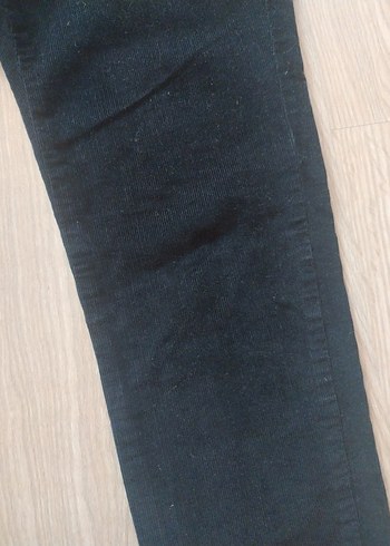 Kız Çocuk Siyah Düğmeli Kadife Pantolon - Görsel 2