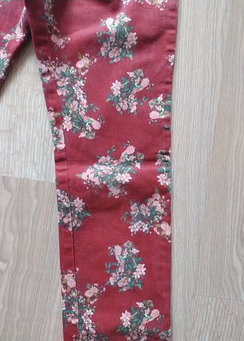 Bordo Renkli Çiçek Desenli Kız Pantolonu - Görsel 3