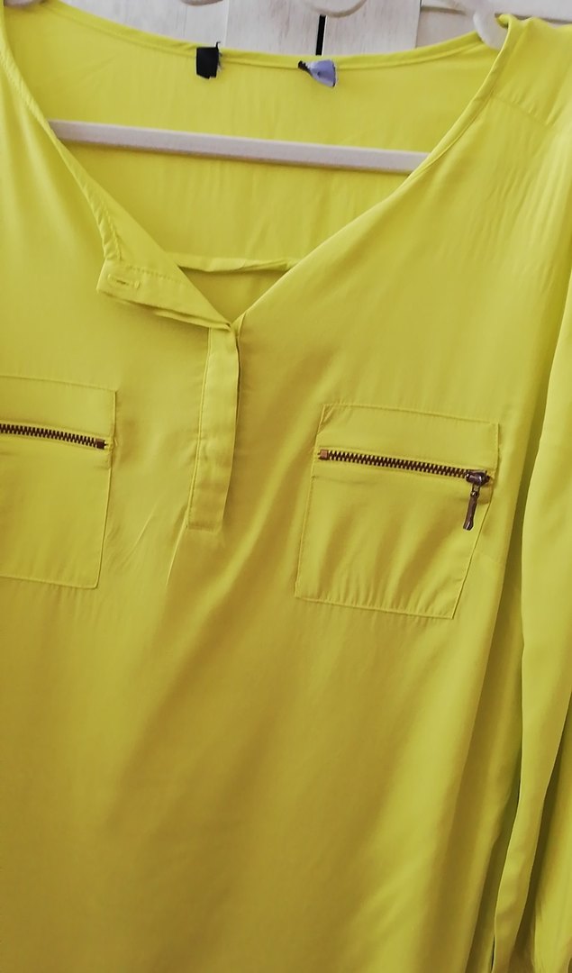 Sarı V Yaka Düğmeli Kadın Gömlek - Görsel 2