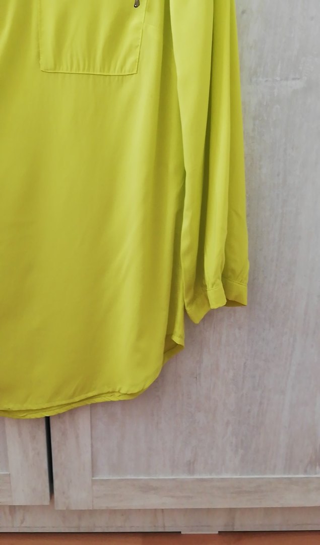 Sarı V Yaka Düğmeli Kadın Gömlek - Görsel 3