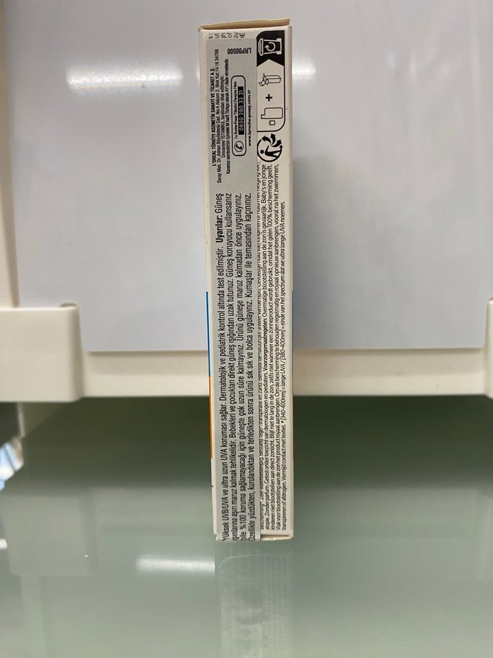 La Roche-Posay Çocuk Güneş Koruyucu Anthelios UVmune 400 SPF 50+ - Görsel 3