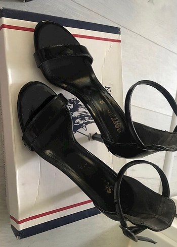 Zara Tek bant topuklu ayakkabı