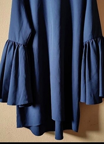 40 Beden mavi Renk Kolu volanlı bluz tunik