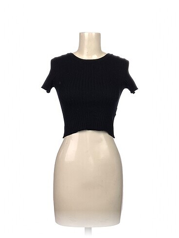 Bershka T-shirt %70 İndirimli.
