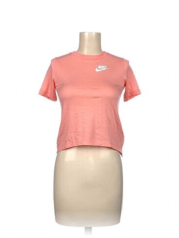 Nike T-shirt %70 İndirimli.