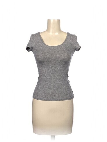H&M T-shirt %70 İndirimli.